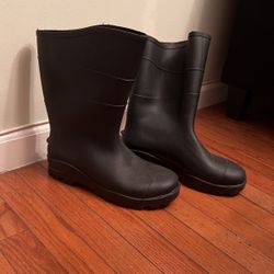 Black Rubber Boots (size 9)