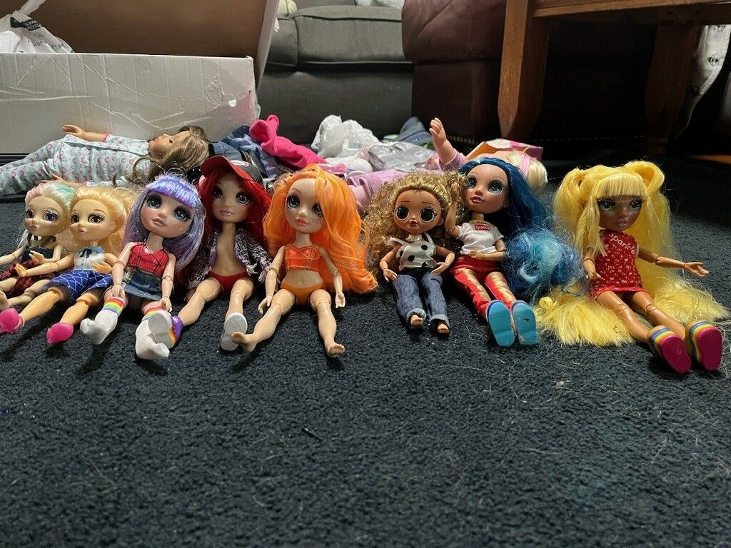 8 Dolls