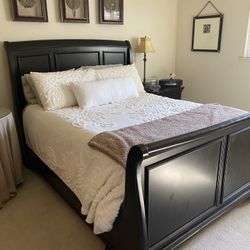 Queen Sleigh Bed Set