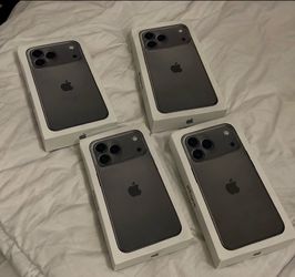 Apple iPhone Pro Black – Lot of 4
