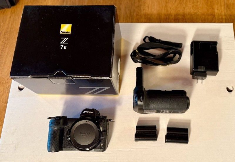 Nikon Z 7II 45.7MP Mirrorless Camera - Black (NIKKOR Z 24-70mm f 4 S)