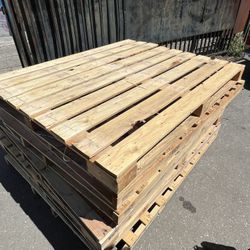75x60 Large Wood pallets