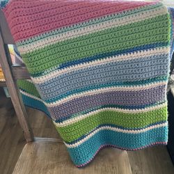 Cute Fun Afghan blanket. Size 40x60 ish ☑️ Profile for More items!!