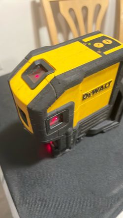 DEWALT 5-spot and horizontal line laser level