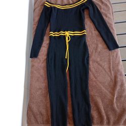 Fashion Nova Black & Gold Sweater Bodysuit Medium Form Fitting Open Shoulders