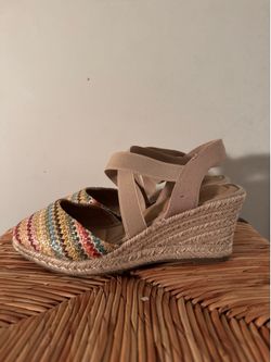 Kelly & Katie Beige Espadrille Wedge Sandals with Multicolor Woven Toe size 6.5