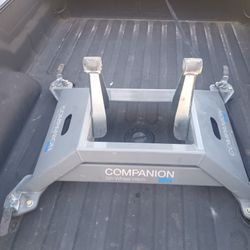 B&W Champion Fifth Wheel Hitch