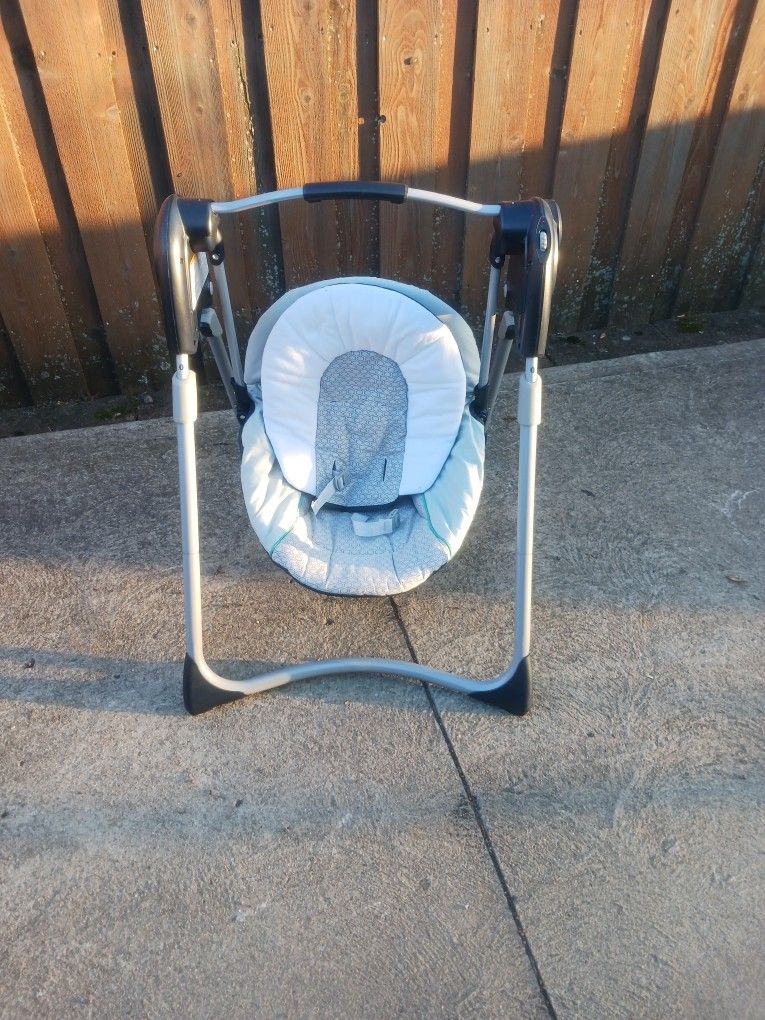 Graco portable baby swing