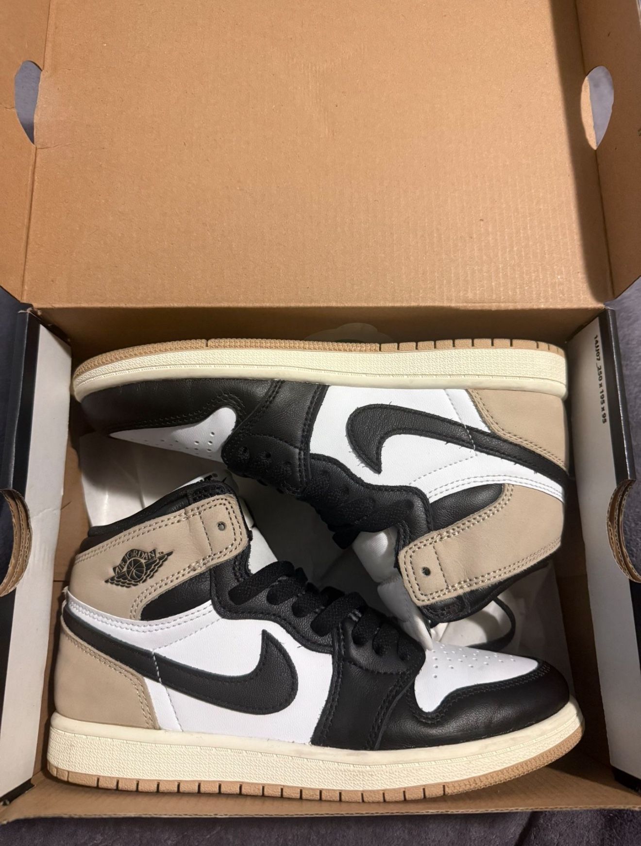 Jordan retro high OG size 2.5 Y