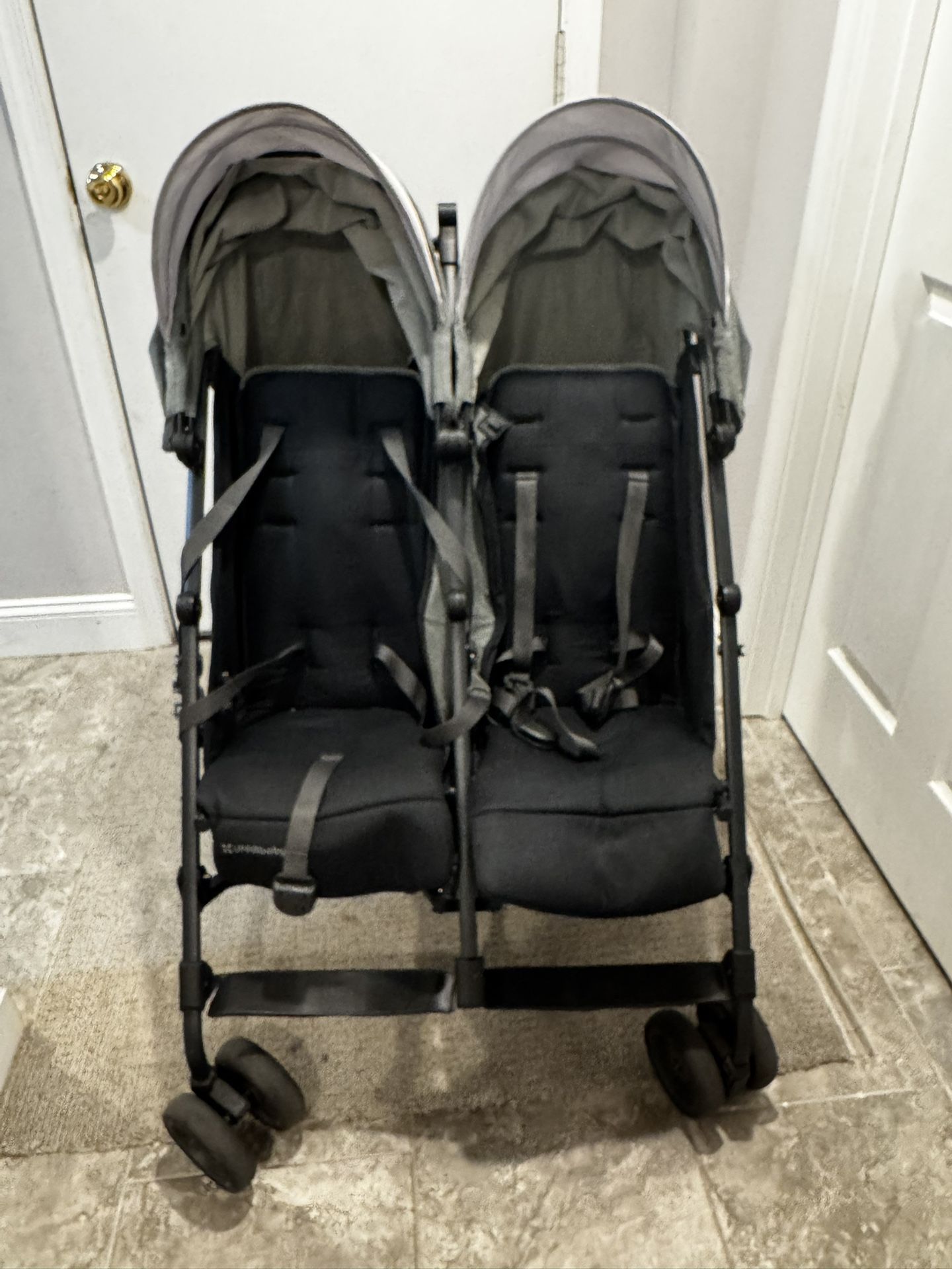Uppa Baby G-Link V2 double umbrella stroller