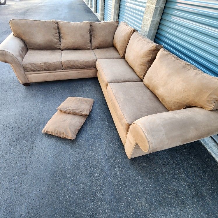 Sectional Couch With Delivery