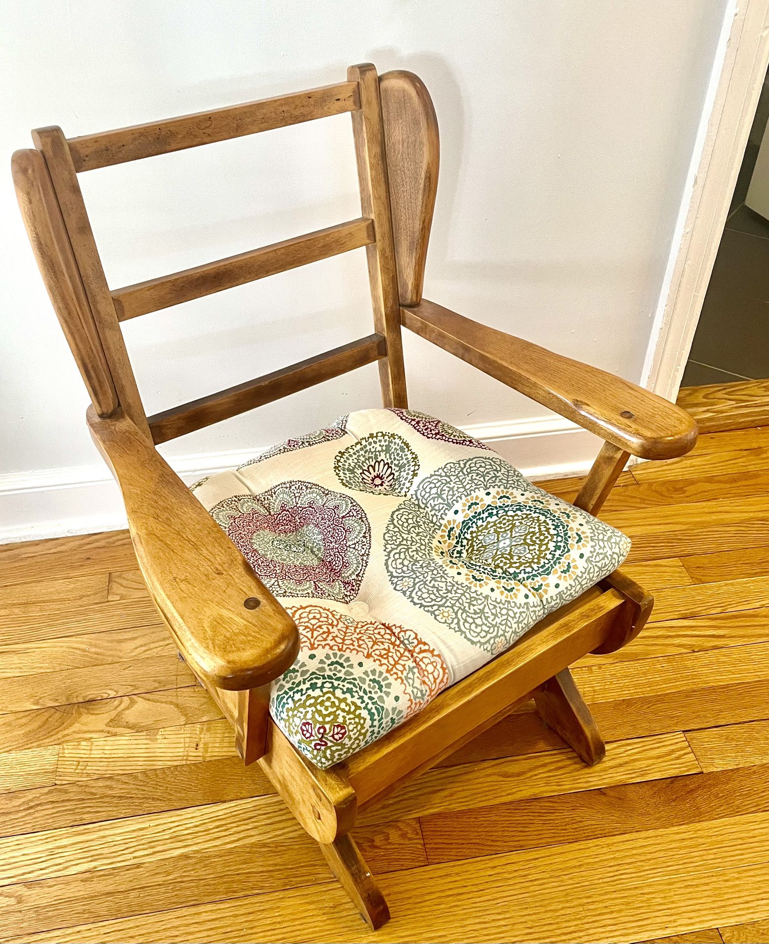 Children’s Rocking chair ( Maple wood) Looks