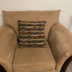 2 Living Room Couch Chairs 