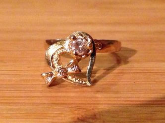 14k solid gold fancy heart ring size 2 1/2 grams 1.9