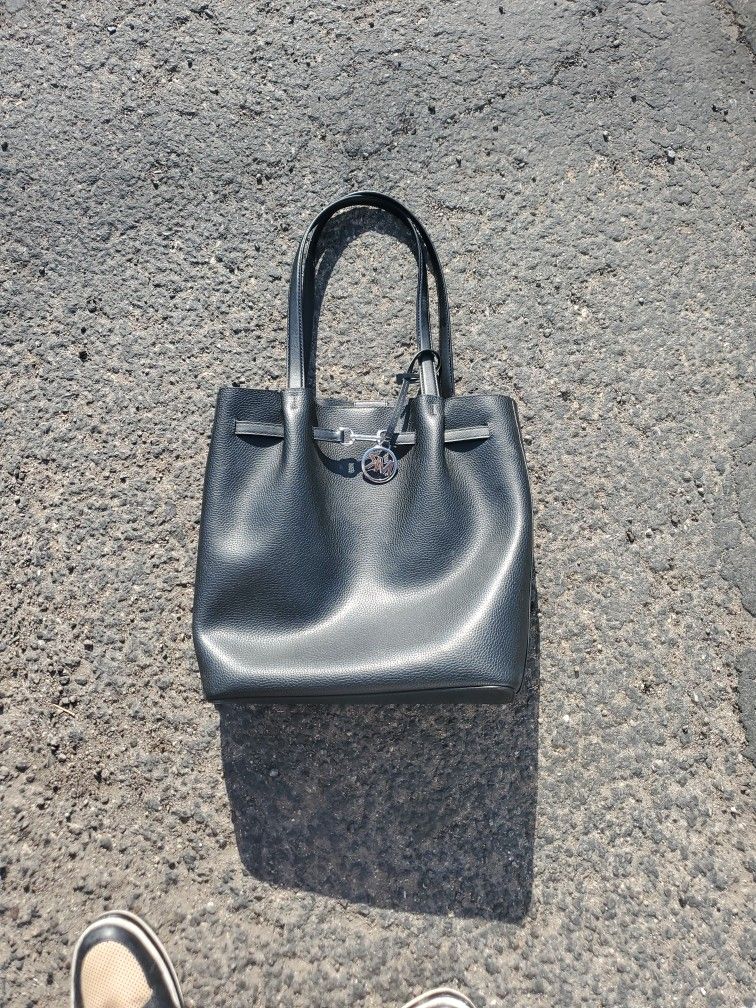 Carson Large Pebbled Leather Tote Bag