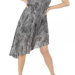 New BCBG dress L size 12 Black And White 