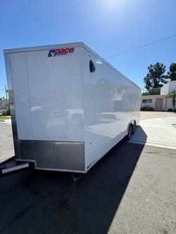 Enclosed car trailer