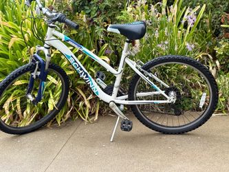 Schwinn Ranger Mountain Bike- 24” tires / 21 speed