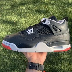 Air Jordan 4 Bred
