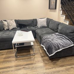 Sectional sofa and coffee table