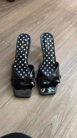 Kitten heels