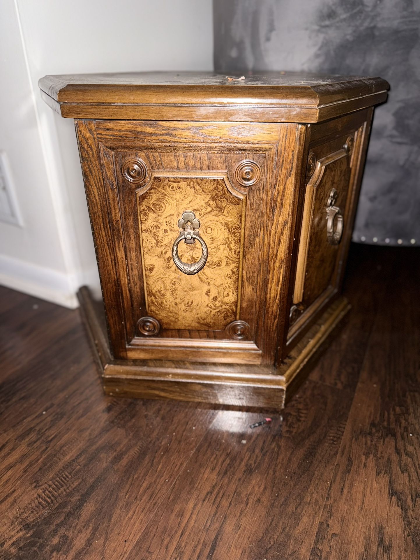 Vintage Wood Side Peace