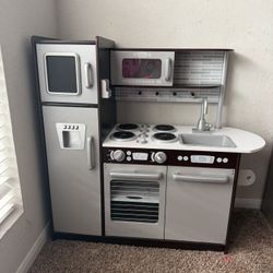 Kids Play Kitchen