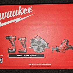 Milwaukee
M18 18-Volt Lithium-Ion Brushless Cordless Combo Kit (4-Tool) with 2-Batteries, 1-Charger and Tool Bag
