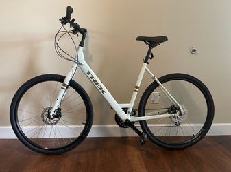 NEW- TREK Verve 1 Disc - L - Lowstep Large Hybrid Bike for Sale in Scottsdale, AZ