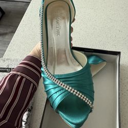 Size 8 Teal Heels