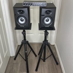 Behringer Nekkst K5 Monitor Pair with Behringer U-Phoria UMC404HD Audio Interface w/ Speaker Stands Included