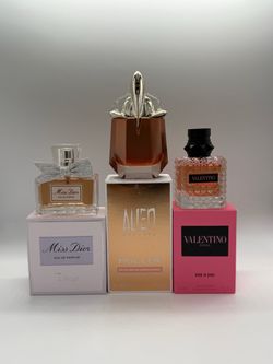 Women’s Fragrances Bundle New (See Description)