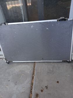 Parts of chevy malibu and une part of honda odyssey