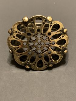 Avon Faux Burnished Brass Rosette Ring - Size 8-10