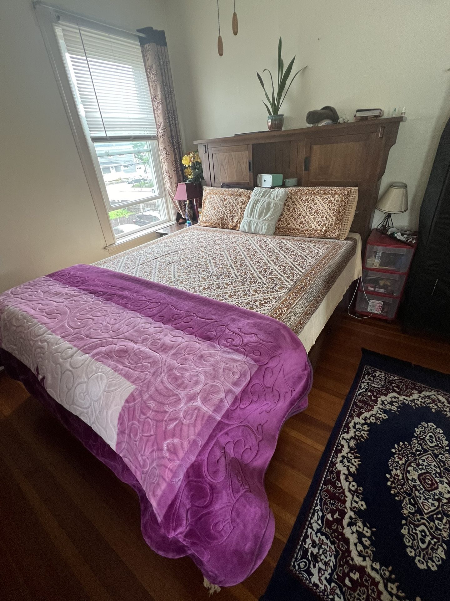 Queen Bed