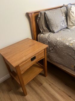 Solid oak four piece bedroom set