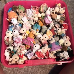 72 Calico Critters , 8 Woodzeezs 
