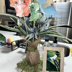 Dino Centerpiece 
