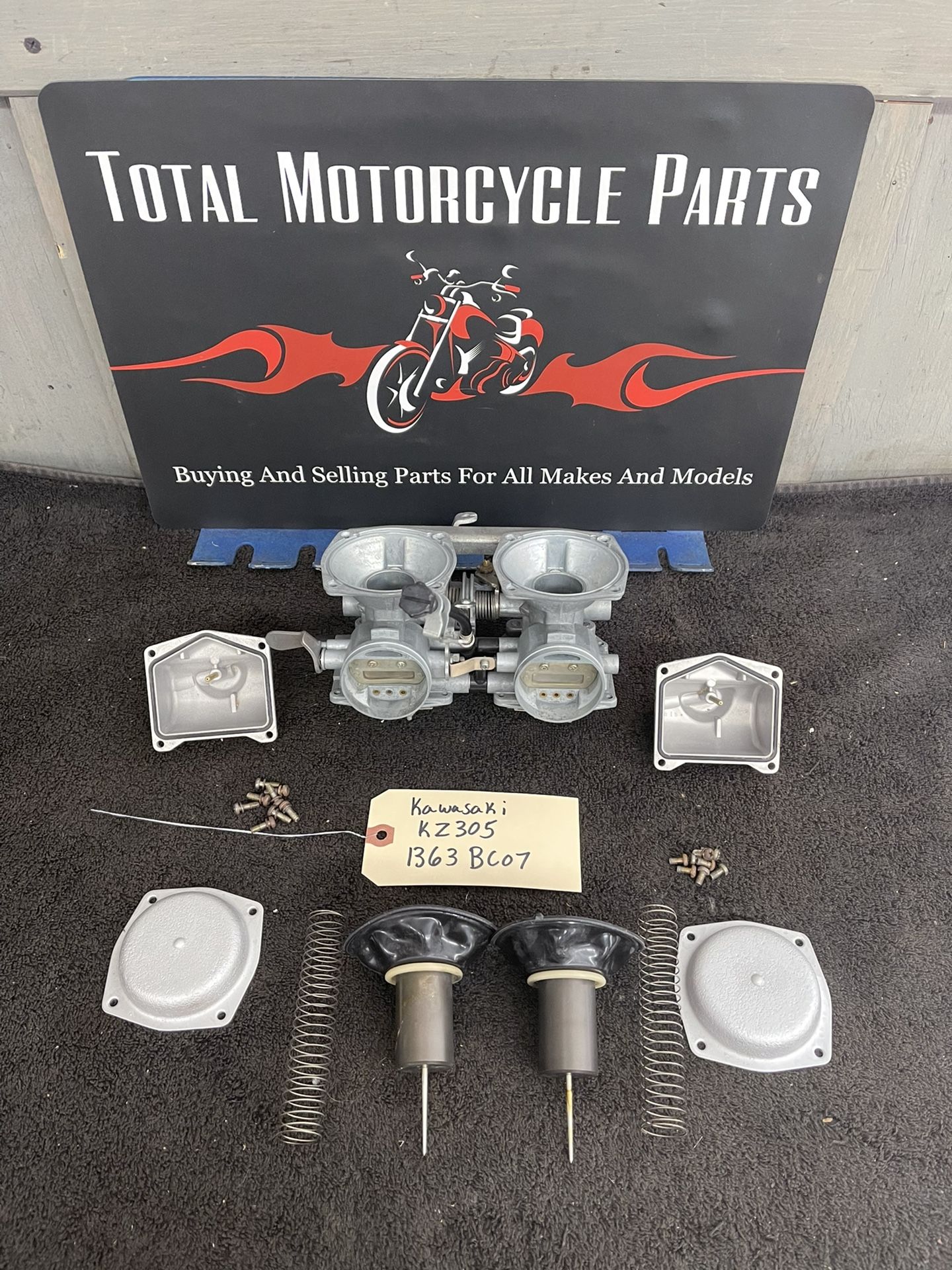 1981-1982 Kawasaki KZ305 1363 BC07 Carburetor Carb Fuel Keihin OEM Genuine Part
