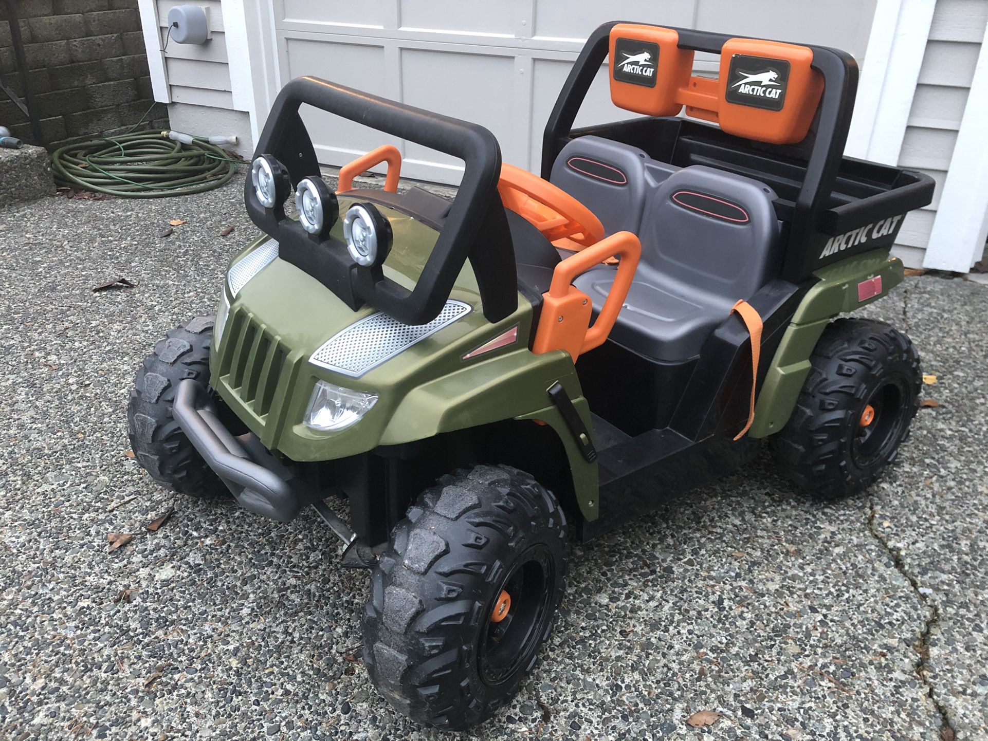 Power Wheels Arctic Cat 1000 12v