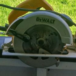 DeWalt  7 1/4in Circular Saw