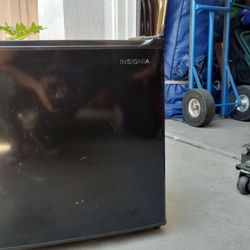 Insignia Mini Fridge Like New