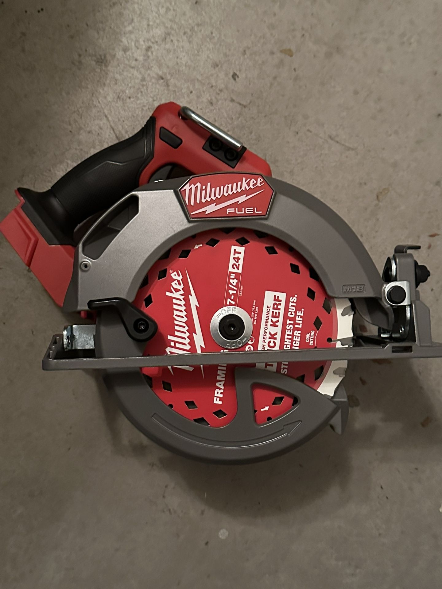 Milwaukee FUEL M18 7-1/4” Circular Saw