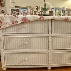 White Wicker Bedroom Furniture