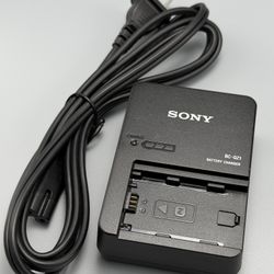 Sony BC‑QZ1 Battery Charger (Never Used) 