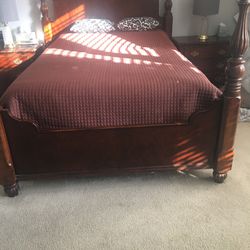Four poster wooden queen Size bed and two night stand