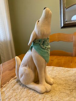 Vintage ceramic howling coyote statue with bandana. 15 x 9 inch. Good condition. Southwest/ rustic.