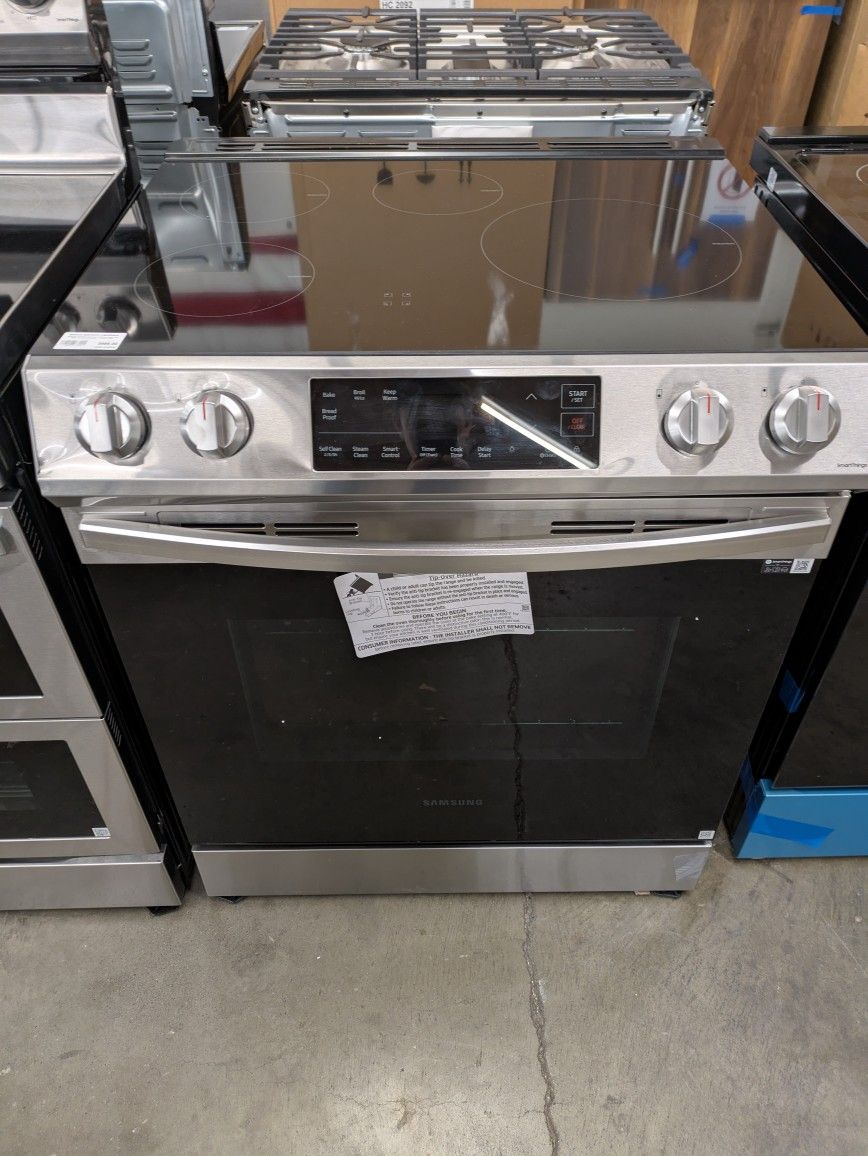 Samsung NE63B8211SS
30 Inch Slide-In Induction Smart Range