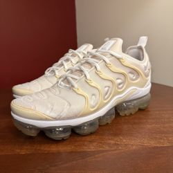 Nike Air VaporMax Plus Triple White Platinum 924453-100 Men’s 8.5 Athletic Shoe