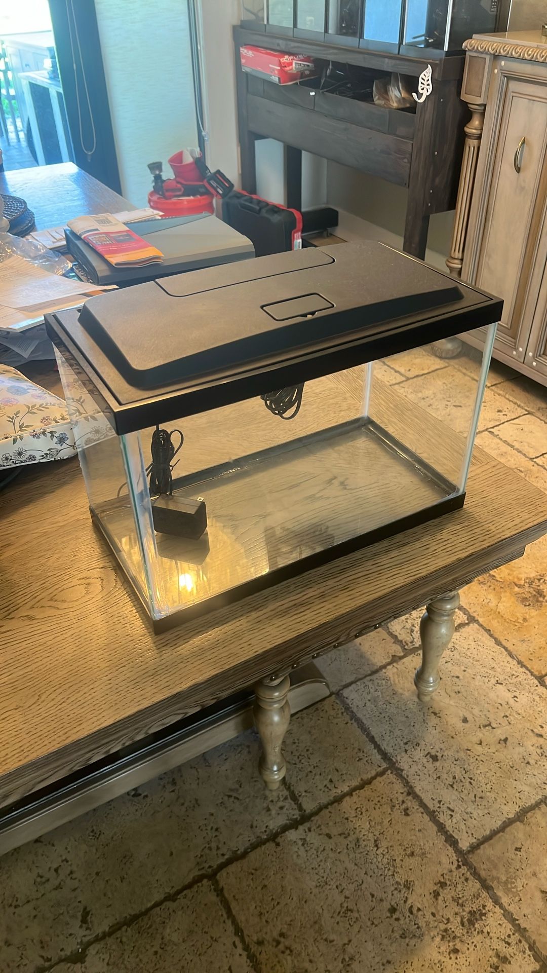 5.5 Gallon Aquarium w/ LEDLight,Cover, Filter